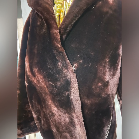 Vintage 1950’s Chocolate Lamb Fur Coat - Picture 7 of 12